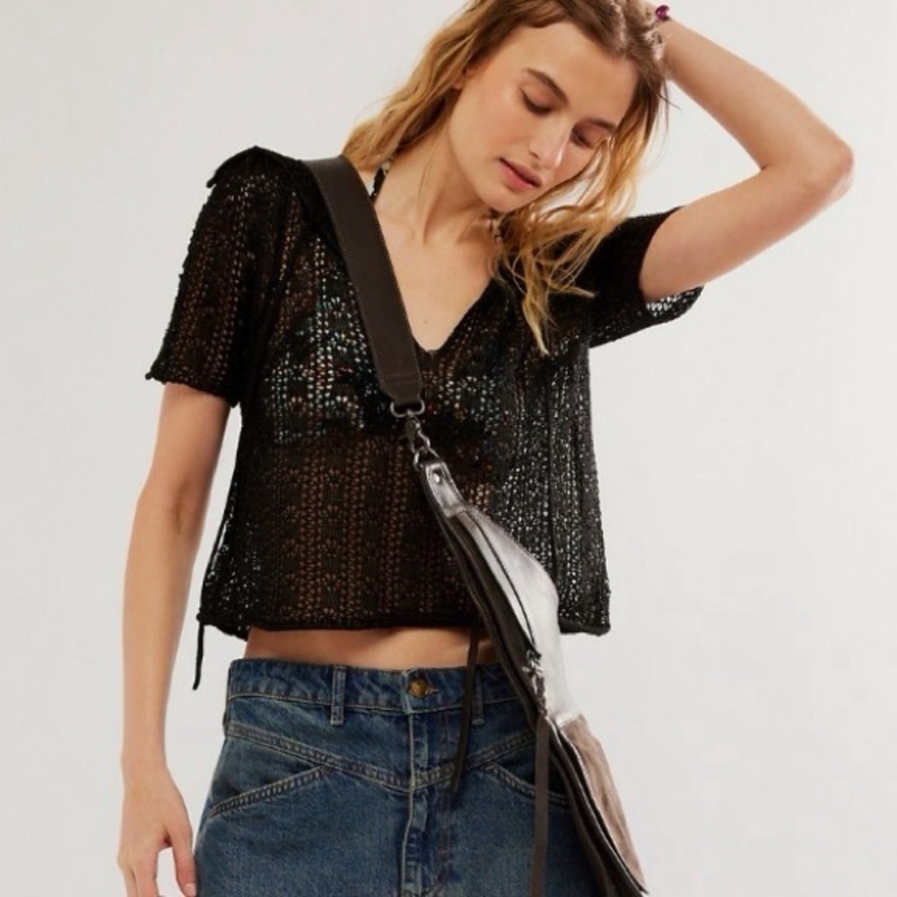 🌼 3 for $50 🌼 NWT 🏷️ FREE PEOPLE 🖤 DALLAS “OPEN HOLES” PULLOVER
